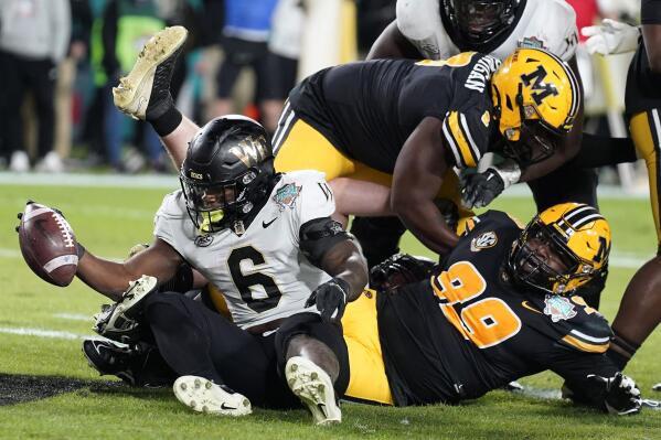 Wake forest deals football score